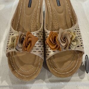 Women's Floral Embellished Sandals 2.5 inch Wedge